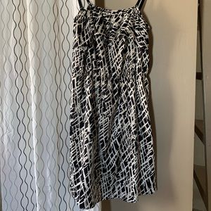 SOLD! Smart Set Black and White Dress